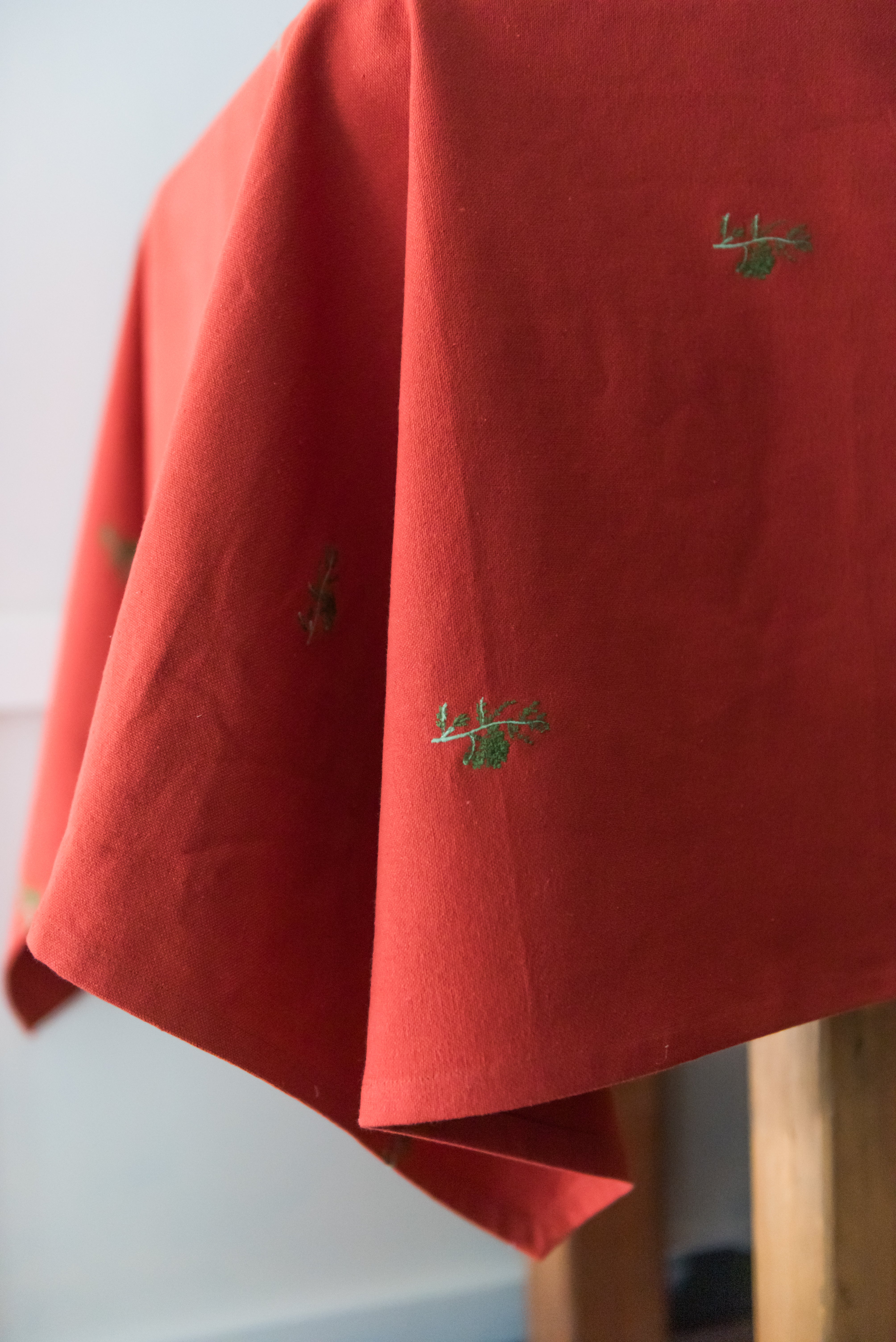 Rust Red and Green Fleur Tablecloth - Thumbnail 5